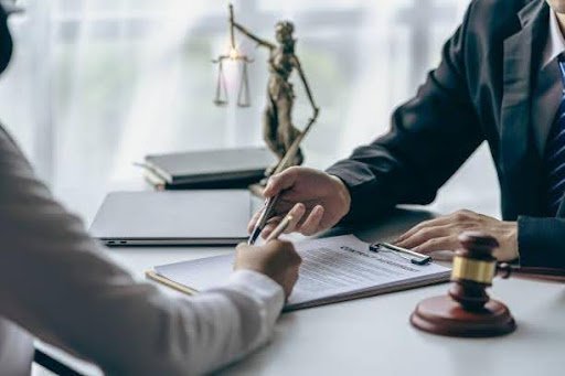 Understanding the Role of a Specialized Drug Lawyer in Dubai