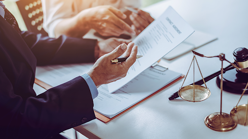 Strengthening Commercial Decisions: Expert Guidance for Complex Legal Matters